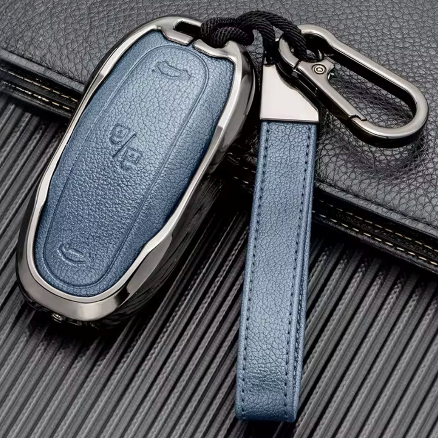 Customizable Aluminum and Leather with a full Keychain for Tesla Fob