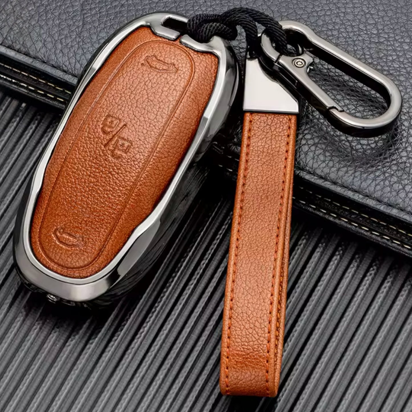 Customizable Aluminum and Leather with a full Keychain for Tesla Fob