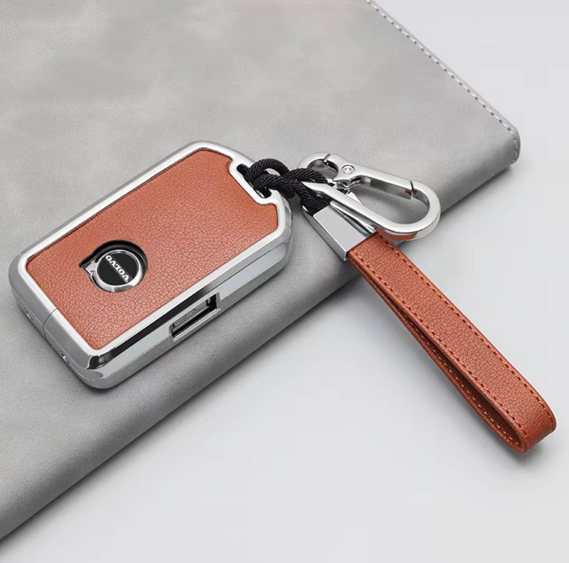 For Volvo/Polestar key fob Customizable Leather & Aluminum Key Fob Cover Set - Full Keychain