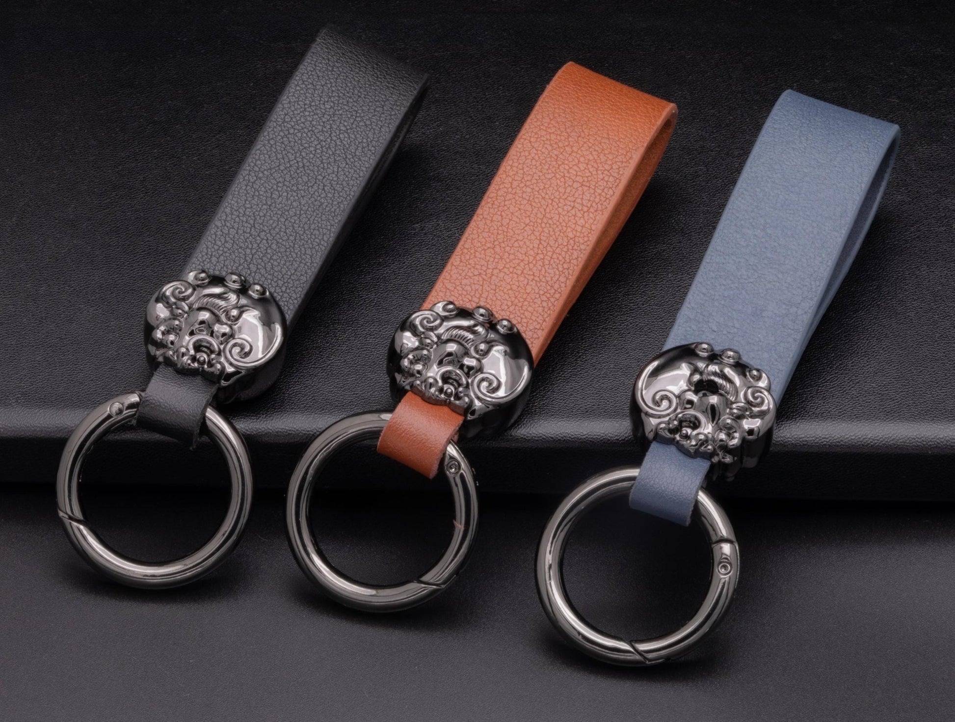 Customized Luxury Leather Keychains - Good luck leaf clover - Kollen US