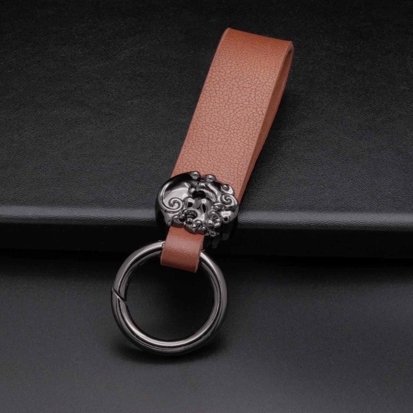 Customized Luxury Leather Keychains - Good luck leaf clover - Kollen US